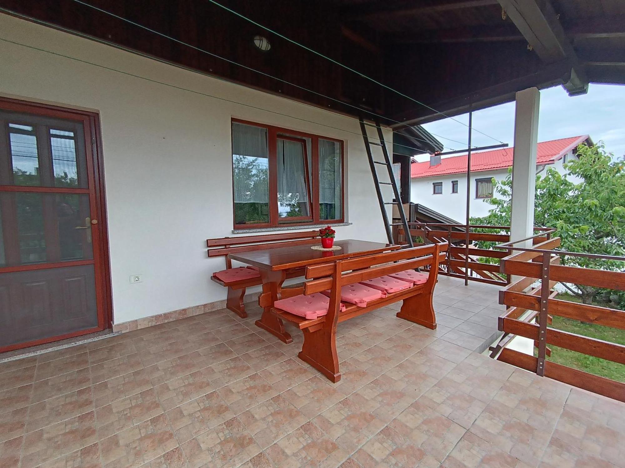 Apartma Mihatovi Pivka Εξωτερικό φωτογραφία